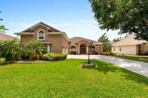 4022 VALRICO GROVE DRIVE, VALRICO, FL 33594 - MLS#MFRTB8379191
