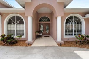 4022 VALRICO GROVE DRIVE, VALRICO, FL 33594 - MLS#MFRTB8379191