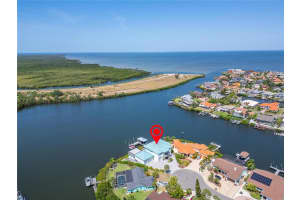935 Chipaway Dr, APOLLO BEACH