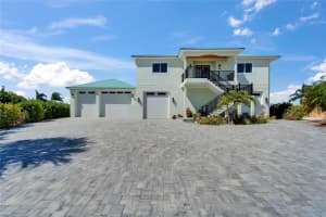 935 CHIPAWAY DRIVE, APOLLO BEACH, FL 33572 - MLS#MFRTB8379248