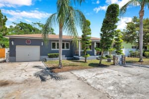 936 ALCAZAR WAY S, ST PETERSBURG, FL 33705 - MLS#MFRTB8379347