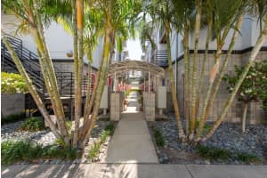 5008 MACDILL AVENUE, TAMPA, FL 33611 Sold 07/30/25