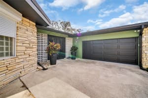 307 Orangewood Ln, LARGO