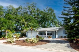 930 LYNDHURST STREET, DUNEDIN, FL 34698 Sold 05/30/25