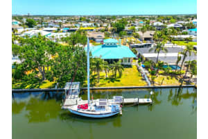 732 KINGSTON COURT, APOLLO BEACH, FL 33572 Sold 06/25/25