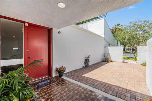 4002 CYPRESS COURT, TAMPA, FL 33618 Sold 08/18/25