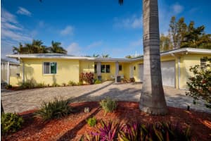 2487 BAY ISLE DRIVE, ST PETERSBURG, FL 33705 - MLS#MFRTB8380577