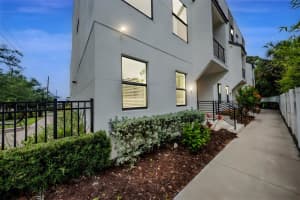 6904 MACDILL AVENUE, TAMPA, FL 33611 Sold 07/28/25