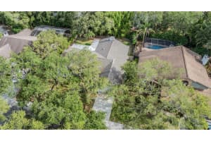 614 FAYETTE DRIVE, SAFETY HARBOR, FL 34695 Sold 09/03/25