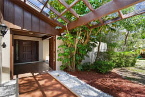 16503 COURSE DRIVE, TAMPA, FL 33624 - MLS#MFRTB8381087