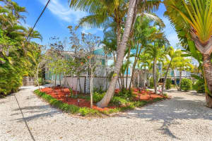 412 80TH STREET, HOLMES BEACH, FL 34217 - MLS#MFRTB8381151