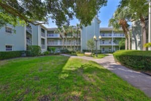 330 Promenade Dr #206, DUNEDIN