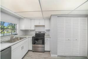 809 RUSSELL LANE, BRANDON, FL 33510 - MLS#MFRTB8381234