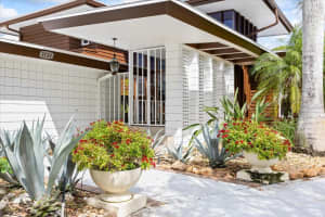 3130 WALNUT STREET, ST PETERSBURG, FL 33704 - MLS#MFRTB8381380