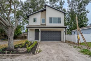12484 Cross St, LARGO