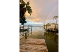 14555 N Bayshore Dr, MADEIRA BEACH