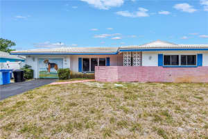 1301 62ND TERRACE, ST PETERSBURG, FL 33705 Sold 07/11/25