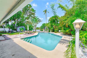 127 LAKE JUDY LEE DRIVE, LARGO, FL 33771 Sold 05/30/25