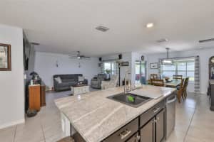 16704 SUNBURST LAKE STREET, WIMAUMA, FL 33598 - MLS#MFRTB8381679