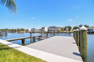 3913 FONTAINEBLEAU DRIVE, TAMPA, FL 33634 - MLS#MFRTB8381842