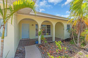 396 Avenida Madera, SARASOTA