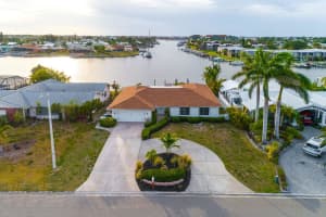 6442 LAKE SUNRISE DRIVE, APOLLO BEACH, FL 33572 - MLS#MFRTB8382042
