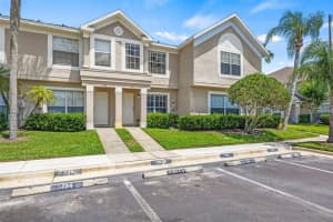 732 Kensington Lake Cir, BRANDON