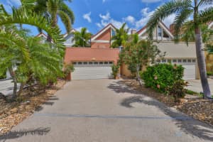 813 SYMPHONY ISLES BOULEVARD, APOLLO BEACH, FL 33572 Sold 05/27/25