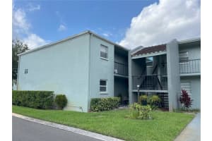 2868 SOMERSET PARK DRIVE, TAMPA, FL 33613 Sold 05/28/25