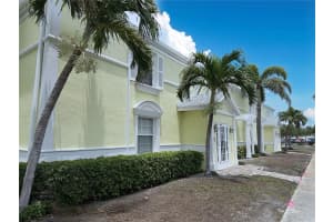 5225 COQUINA KEY DRIVE, ST PETERSBURG, FL 33705 - MLS#MFRTB8382611