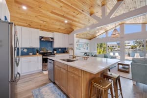 300 10TH AVENUE, INDIAN ROCKS BEACH, FL 33785 Sold 11/05/25