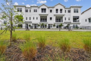 7232 Sutton Ln, SARASOTA