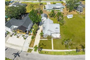 308 CHAUNCEY AVENUE, BRADENTON, FL 34208 Sold 05/31/25