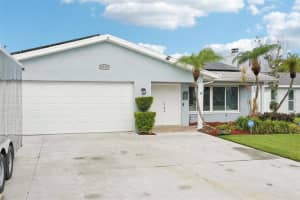 6010 BAYOU GRANDE BOULEVARD, ST PETERSBURG, FL 33703 - MLS#MFRTB8382873