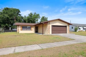6109 16th St, ZEPHYRHILLS