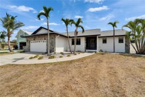 743 KINGSTON COURT, APOLLO BEACH, FL 33572 - MLS#MFRTB8382907