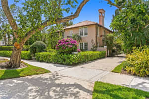 136 W Davis Blvd, TAMPA