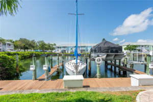 5075 STARFISH DRIVE, ST PETERSBURG, FL 33705 - MLS#MFRTB8383084