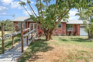 6118 KRACKER AVENUE, GIBSONTON, FL 33534 Sold 08/15/25