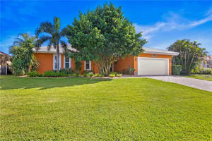 1960 Montana Ave Ne, ST PETERSBURG