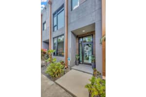 4047 GAUGE LINE LOOP, TAMPA, FL 33624 Sold 08/01/25