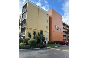2366 MALL DRIVE, FORT MYERS, FL 33901 Sold 08/13/25