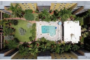 2366 MALL DRIVE, FORT MYERS, FL 33901 Sold 08/13/25