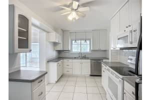 904 DESERT HILLS DRIVE, SUN CITY CENTER, FL 33573 - MLS#MFRTB8383922