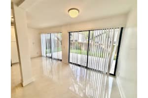 2233 Springwood Cir W, CLEARWATER