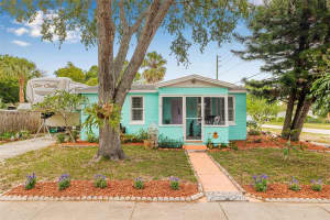653 SPRUCE STREET, TARPON SPRINGS, FL 34689 Sold 06/24/25
