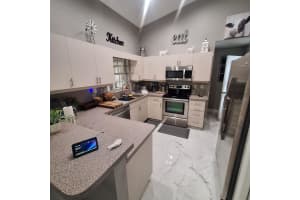 37535 LAUREL HAMMOCK DRIVE, ZEPHYRHILLS, FL 33541 - MLS#MFRTB8384771