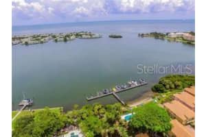 184 BANYAN BAY DRIVE, ST PETERSBURG, FL 33705 - MLS#MFRTB8384825