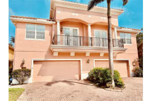 184 BANYAN BAY DRIVE, ST PETERSBURG, FL 33705 - MLS#MFRTB8384825