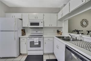 6231 BAYSIDE KEY DRIVE, TAMPA, FL 33615 Sold 07/31/25